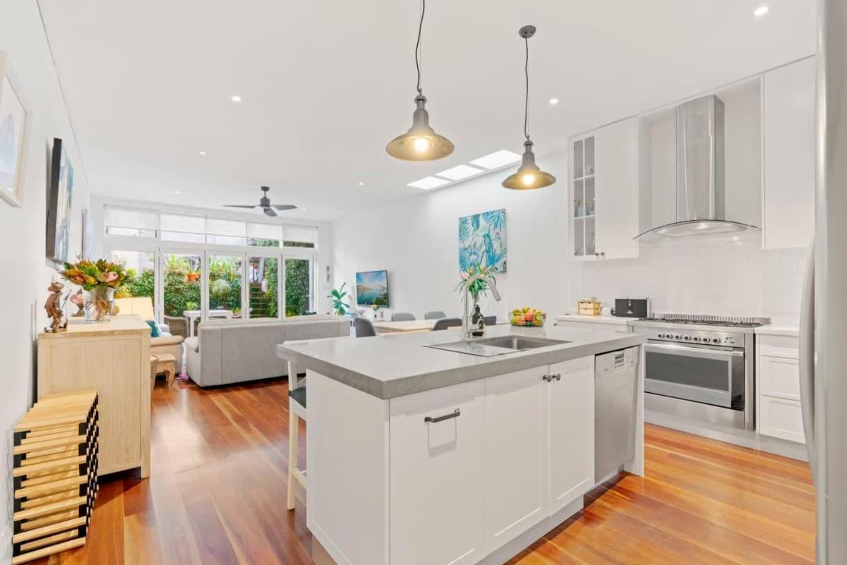 Bright Home In Trendy Newtown Close To The Park Sydney Bagian luar foto